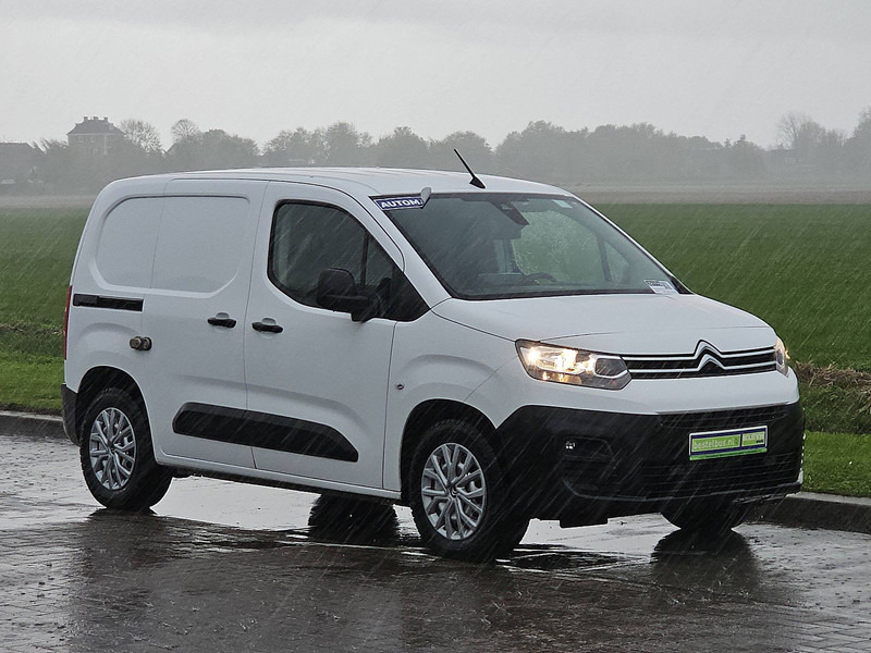 Citroën Berlingo 1.2 L1 Benzine Automaat! - Dobozos kisteherautó: 5 kép. Citroën Berlingo 1.2 L1 Benzine Automaat! - Dobozos kisteherautó: 5 kép.
