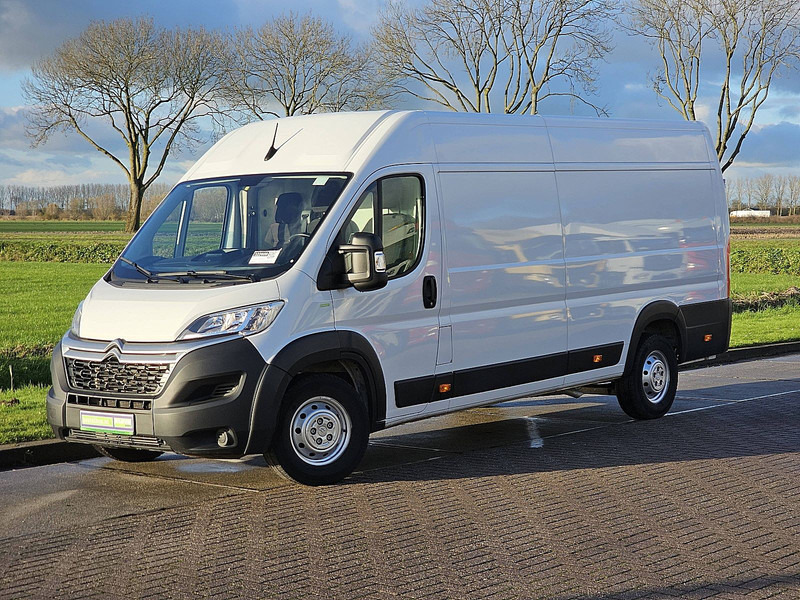Citroën Jumper 2.2 L4H2 Maxi Airco - Furgon: 2 kép. Citroën Jumper 2.2 L4H2 Maxi Airco - Furgon: 2 kép.