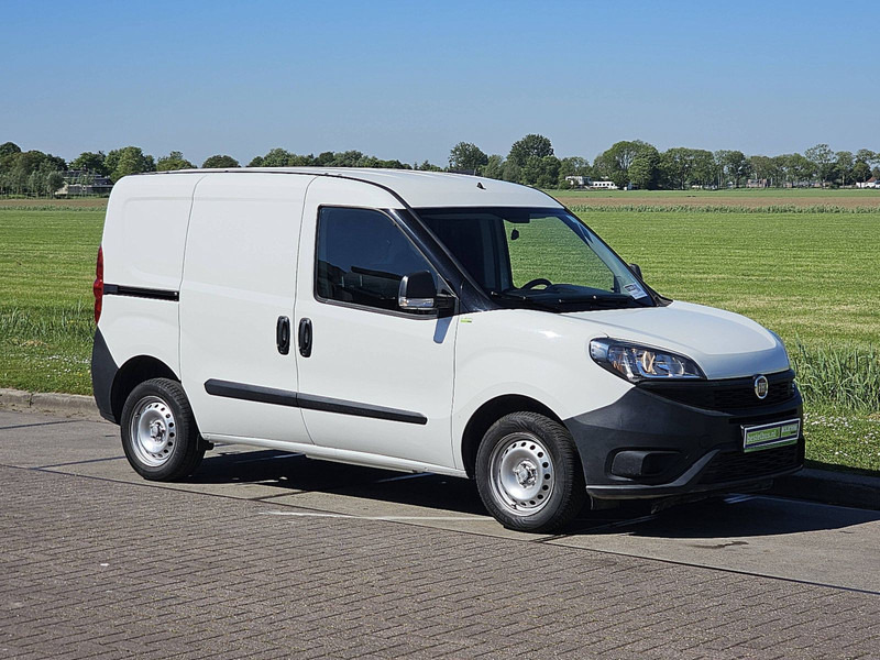 Fiat Doblò CARGO 1.6 L1 NL-Auto Trekhaak - Kis furgon: 5 kép. Fiat Doblò CARGO 1.6 L1 NL-Auto Trekhaak - Kis furgon: 5 kép.