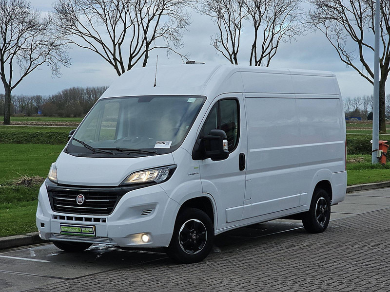 Fiat Ducato 2.3 Fullclima EURO6 - Kis furgon: 2 kép. Fiat Ducato 2.3 Fullclima EURO6 - Kis furgon: 2 kép.