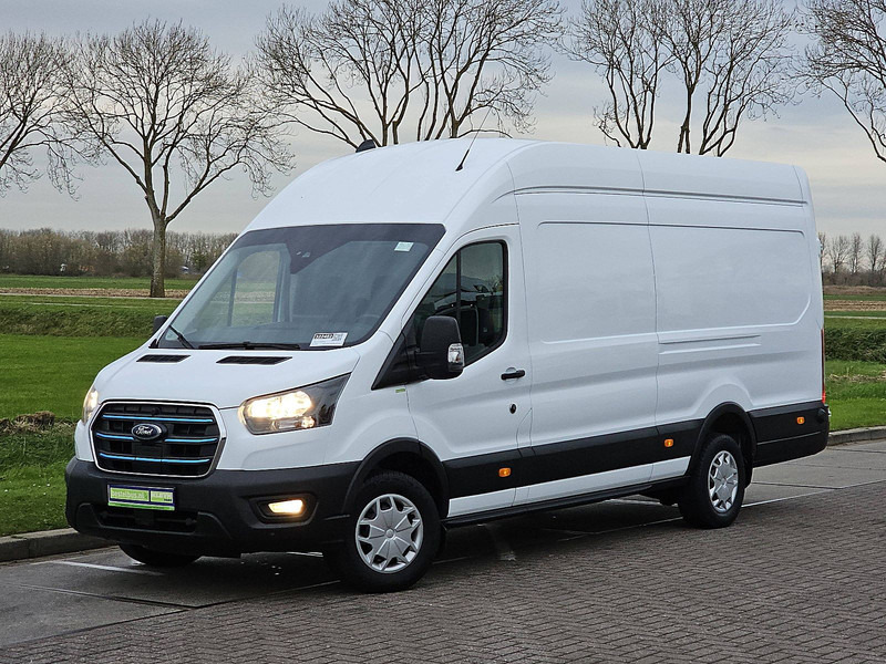 Ford E-Transit L4H3 Maxi 68kWh! - Furgon, Elektromos kisteherautó: 2 kép. Ford E-Transit L4H3 Maxi 68kWh! - Furgon, Elektromos kisteherautó: 2 kép.