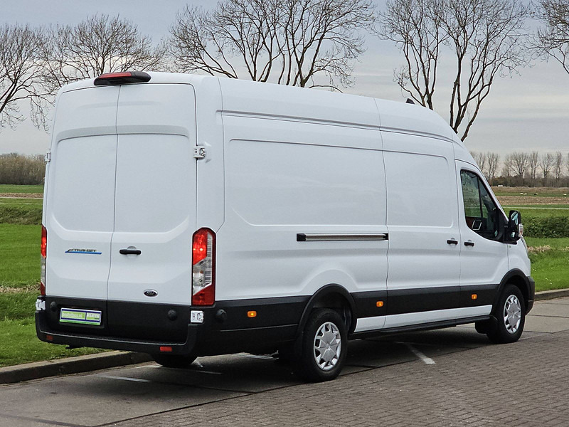 Ford E-Transit L4H3 Maxi 68kWh! - Furgon, Elektromos kisteherautó: 3 kép. Ford E-Transit L4H3 Maxi 68kWh! - Furgon, Elektromos kisteherautó: 3 kép.