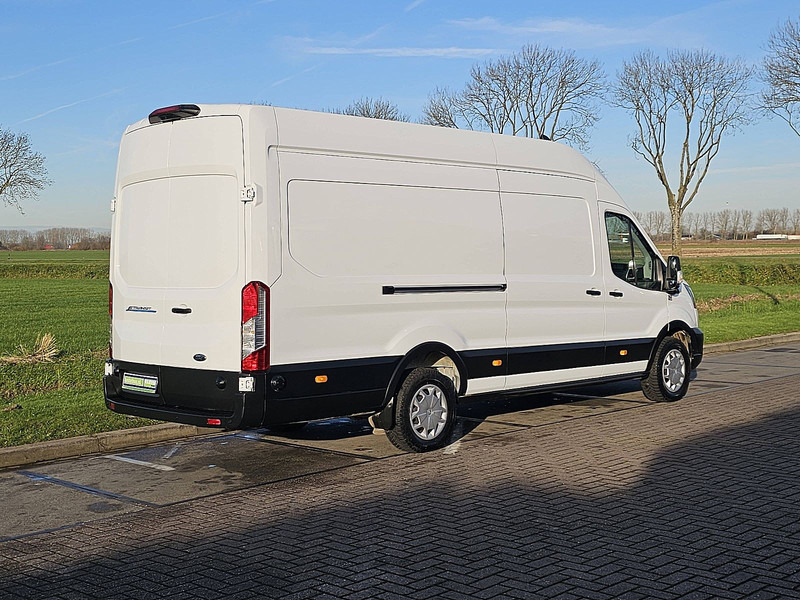 Ford E-Transit L4H3 Maxi 75 kWh - Furgon, Elektromos kisteherautó: 3 kép. Ford E-Transit L4H3 Maxi 75 kWh - Furgon, Elektromos kisteherautó: 3 kép.