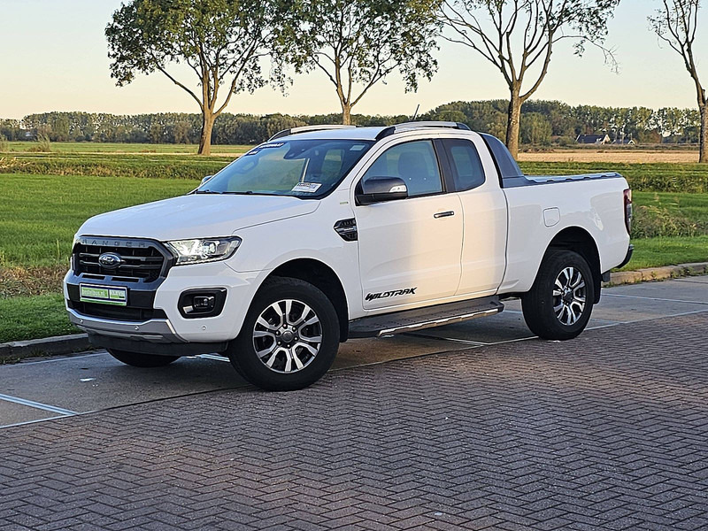 Ford Ranger 2.0 213 WILDTRACK - Pickup: 2 kép. Ford Ranger 2.0 213 WILDTRACK - Pickup: 2 kép.