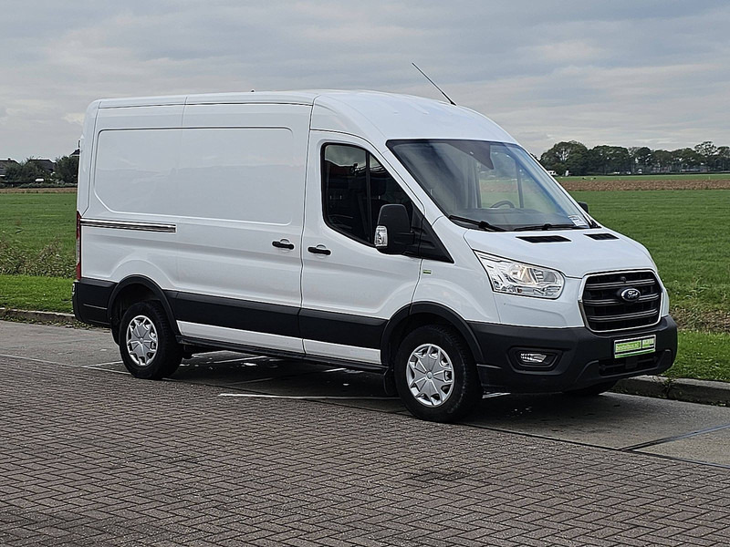 Ford Transit 2.0 TDCI 130 L2H2 - Furgon: 5 kép. Ford Transit 2.0 TDCI 130 L2H2 - Furgon: 5 kép.