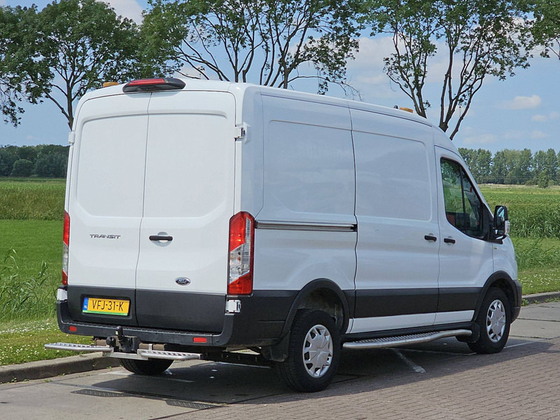 Ford Transit 2.0 TDCI 170 AUT. L2H2 - Furgon: 3 kép. Ford Transit 2.0 TDCI 170 AUT. L2H2 - Furgon: 3 kép.