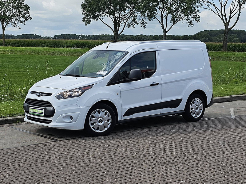 Ford Transit Connect L1 Navi 3-Zits Euro6 - Dobozos kisteherautó: 2 kép. Ford Transit Connect L1 Navi 3-Zits Euro6 - Dobozos kisteherautó: 2 kép.