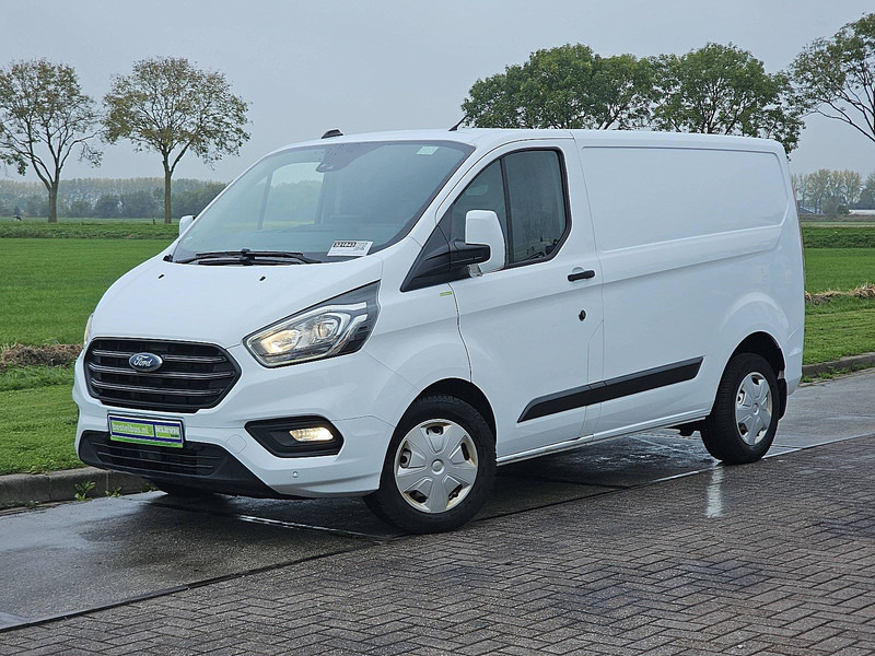 Ford Transit Custom 2.0 L1H1 Navi Euro6 - Kis furgon: 2 kép. Ford Transit Custom 2.0 L1H1 Navi Euro6 - Kis furgon: 2 kép.