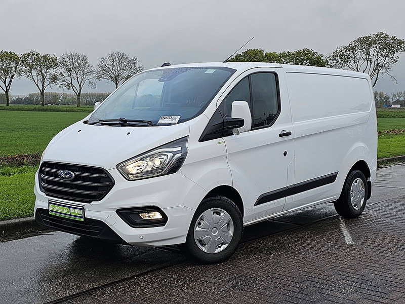 Ford Transit Custom 2.0 L1H1 Navi Trekhaak! - Kis furgon: 2 kép. Ford Transit Custom 2.0 L1H1 Navi Trekhaak! - Kis furgon: 2 kép.