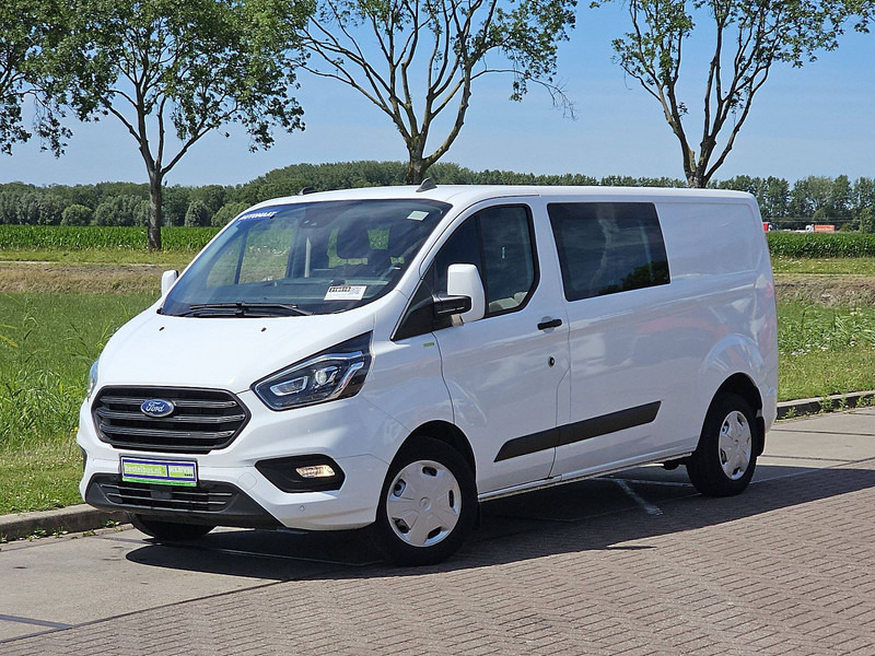 Ford Transit Custom 2.0 L2H1 Dub.-Cab. Navi - Kis furgon: 2 kép. Ford Transit Custom 2.0 L2H1 Dub.-Cab. Navi - Kis furgon: 2 kép.