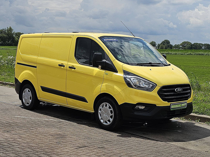 Ford Transit Custom ac automaat EURO6 - Kis furgon: 5 kép. Ford Transit Custom ac automaat EURO6 - Kis furgon: 5 kép.