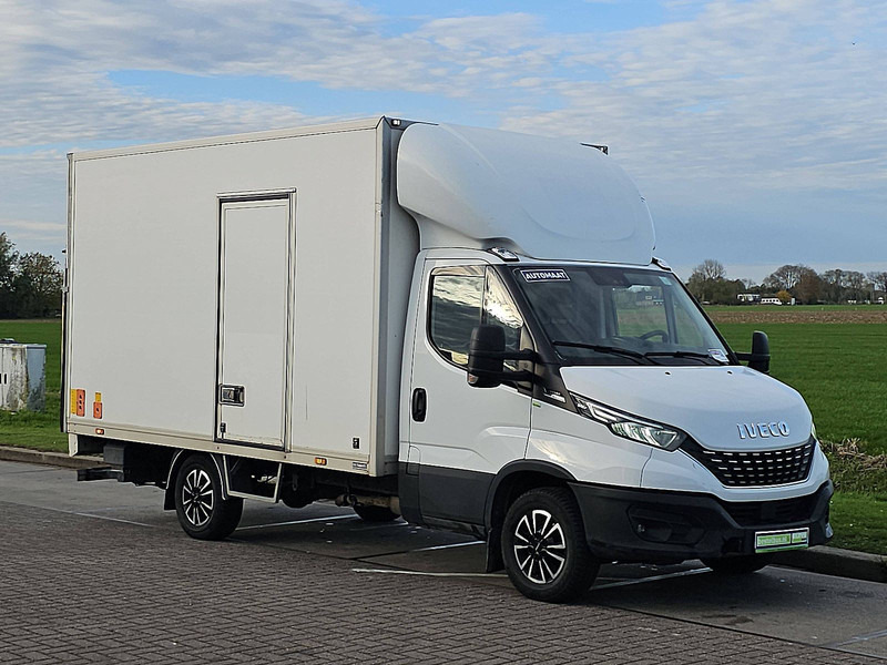 Iveco Daily 35 S 16 AUT. LAADKLEP - Dobozos kisteherautó: 5 kép. Iveco Daily 35 S 16 AUT. LAADKLEP - Dobozos kisteherautó: 5 kép.
