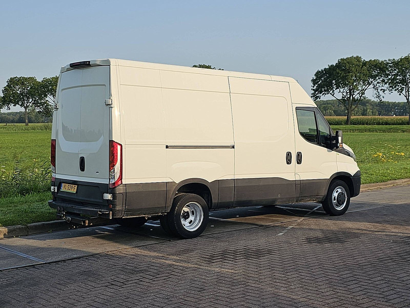 Iveco Daily 35C15 L2H2 Dubbellucht! - Furgon: 3 kép. Iveco Daily 35C15 L2H2 Dubbellucht! - Furgon: 3 kép.