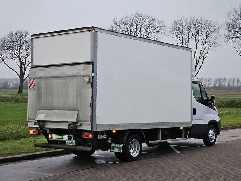 Iveco Daily 35C16 2.3 LAADKLEP - Dobozos kisteherautó: 3 kép. Iveco Daily 35C16 2.3 LAADKLEP - Dobozos kisteherautó: 3 kép.