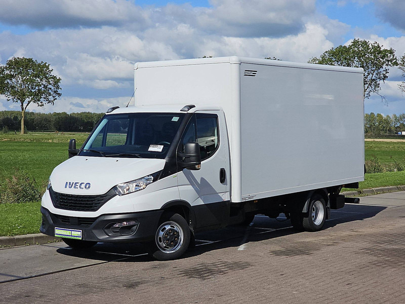 Iveco Daily 35C16 Bakwagen Laadklep - Dobozos kisteherautó: 2 kép. Iveco Daily 35C16 Bakwagen Laadklep - Dobozos kisteherautó: 2 kép.