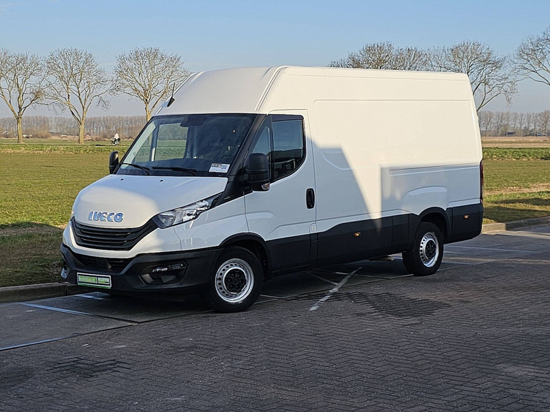 Iveco Daily 35S14 L2H2 3.5T-AHG Euro6! - Furgon: 2 kép. Iveco Daily 35S14 L2H2 3.5T-AHG Euro6! - Furgon: 2 kép.