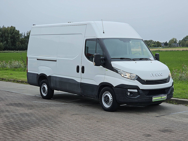 Iveco Daily 35S14 L2H2 Airco Euro6! - Furgon: 5 kép. Iveco Daily 35S14 L2H2 Airco Euro6! - Furgon: 5 kép.