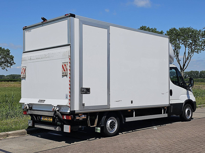 Iveco Daily 35S14 ac automaat EURO6 - Dobozos kisteherautó: 3 kép. Iveco Daily 35S14 ac automaat EURO6 - Dobozos kisteherautó: 3 kép.
