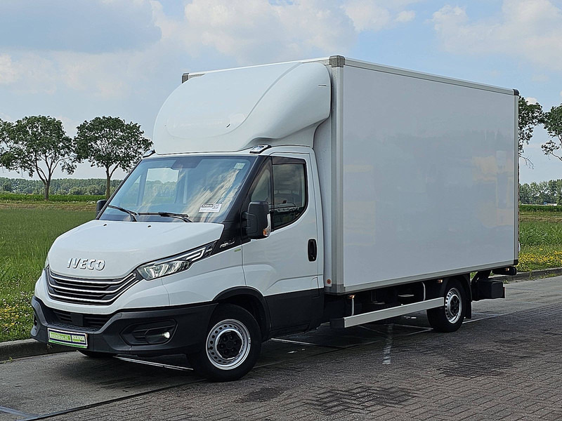 Iveco Daily 35S14 ac automaat EURO6 - Dobozos kisteherautó: 2 kép. Iveco Daily 35S14 ac automaat EURO6 - Dobozos kisteherautó: 2 kép.