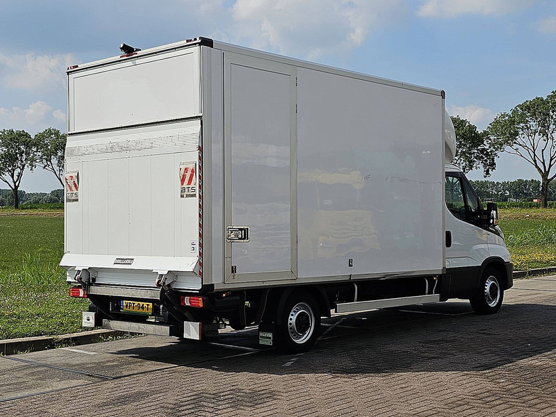 Iveco Daily 35S14 ac automaat EURO6 - Dobozos kisteherautó: 3 kép. Iveco Daily 35S14 ac automaat EURO6 - Dobozos kisteherautó: 3 kép.