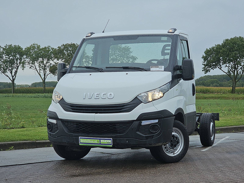 Iveco Daily 35 S 12 CHASSIS - Kisteherautó: 1 kép. Iveco Daily 35 S 12 CHASSIS - Kisteherautó: 1 kép.