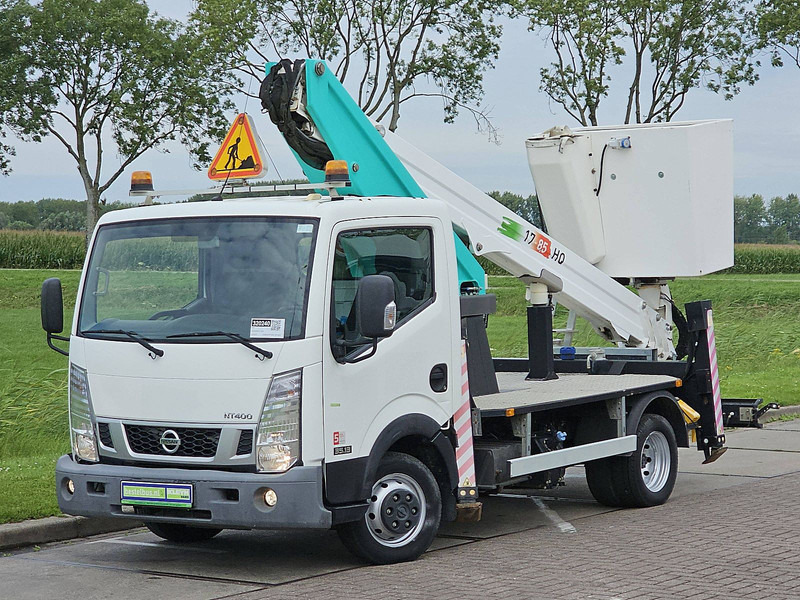 Nissan NT 400 17Mtr-Hoogwerker! - Kisteherautó: 2 kép. Nissan NT 400 17Mtr-Hoogwerker! - Kisteherautó: 2 kép.