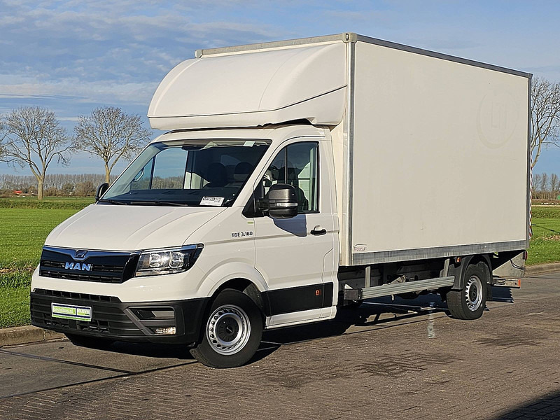 MAN TGE 3.180 Bakwagen Laadklep! - Dobozos kisteherautó: 2 kép. MAN TGE 3.180 Bakwagen Laadklep! - Dobozos kisteherautó: 2 kép.