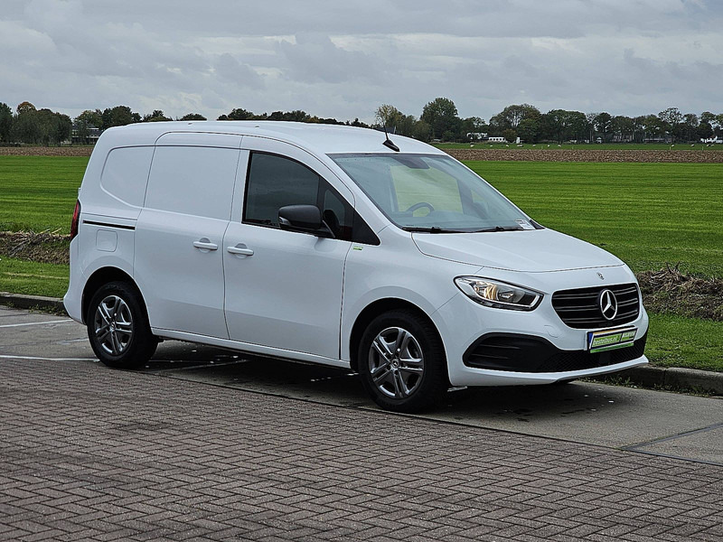 Mercedes-Benz Citan 112 CDI AC EURO6 - Dobozos kisteherautó: 5 kép. Mercedes-Benz Citan 112 CDI AC EURO6 - Dobozos kisteherautó: 5 kép.