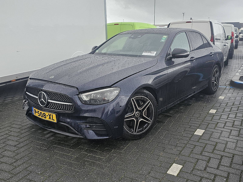 Mercedes-Benz E-Klasse E220 CDI AVANTGARDE PANO - Autó: 1 kép. Mercedes-Benz E-Klasse E220 CDI AVANTGARDE PANO - Autó: 1 kép.