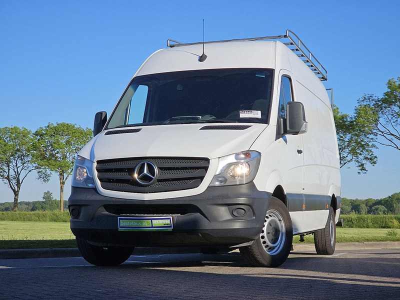 Mercedes-Benz Sprinter 211 L2H2 Automaat Euro6! - Kis furgon: 1 kép. Mercedes-Benz Sprinter 211 L2H2 Automaat Euro6! - Kis furgon: 1 kép.