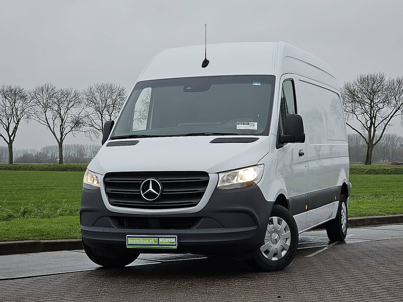 Mercedes-Benz Sprinter 215 ac automaat EURO6 - Furgon: 1 kép. Mercedes-Benz Sprinter 215 ac automaat EURO6 - Furgon: 1 kép.