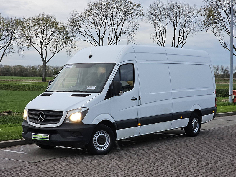 Mercedes-Benz Sprinter 310 - Furgon: 2 kép. Mercedes-Benz Sprinter 310 - Furgon: 2 kép.
