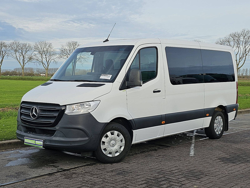 Mercedes-Benz Sprinter 311 TOURER 9-Persoons! - Minibusz, Kisbusz: 2 kép. Mercedes-Benz Sprinter 311 TOURER 9-Persoons! - Minibusz, Kisbusz: 2 kép.