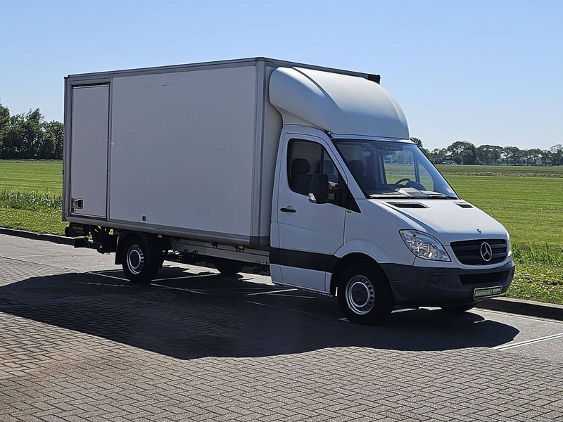 Mercedes-Benz Sprinter 313 ac laadklep zijdeur - Dobozos kisteherautó: 5 kép. Mercedes-Benz Sprinter 313 ac laadklep zijdeur - Dobozos kisteherautó: 5 kép.