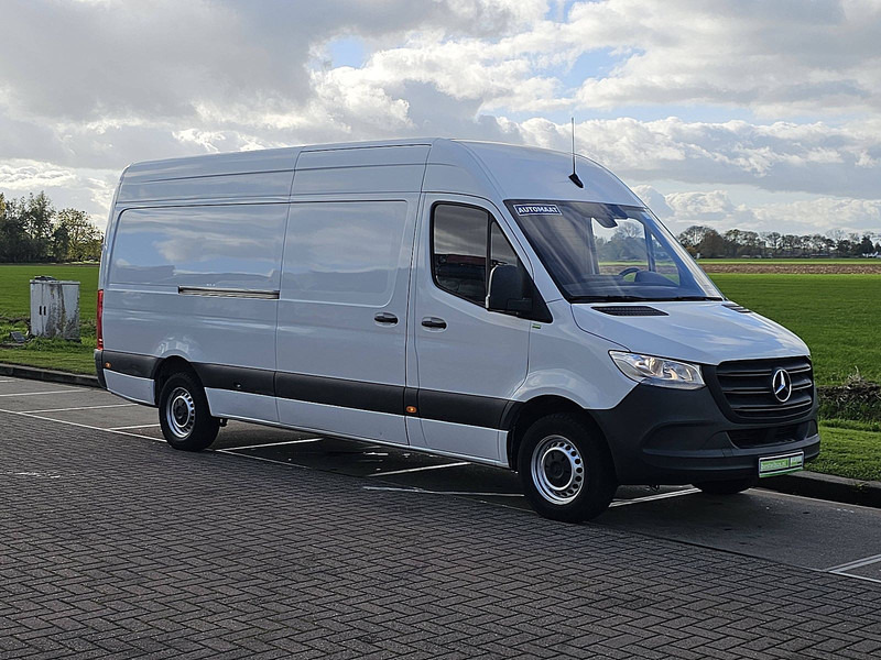 Mercedes-Benz Sprinter 314 CDI AUT. L3H2 - Furgon: 5 kép. Mercedes-Benz Sprinter 314 CDI AUT. L3H2 - Furgon: 5 kép.
