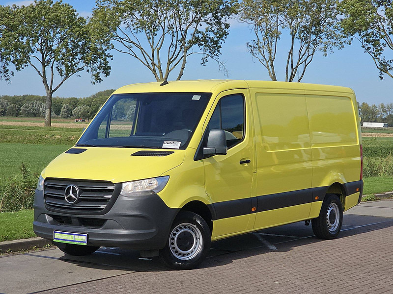 Mercedes-Benz Sprinter 314 CDI L2H1 - Kis furgon: 2 kép. Mercedes-Benz Sprinter 314 CDI L2H1 - Kis furgon: 2 kép.