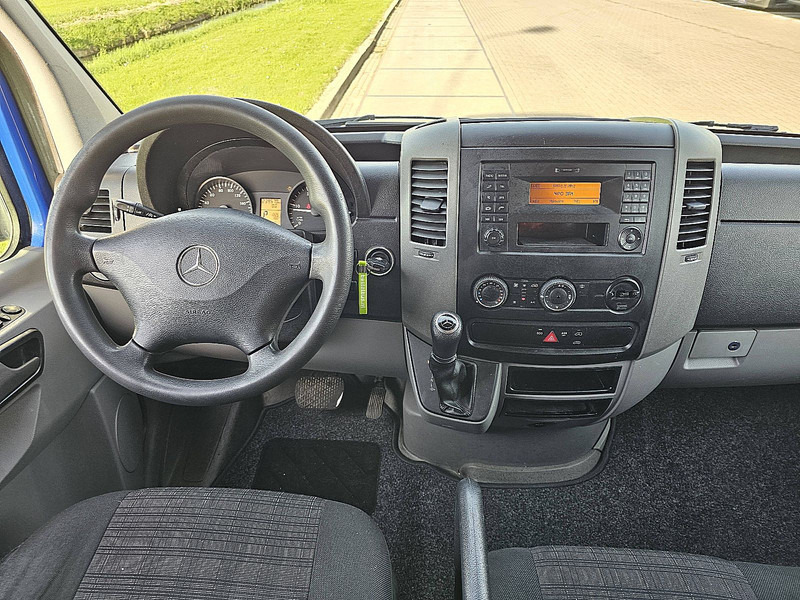 Furgon Mercedes-Benz Sprinter 314: 8 kép. Furgon Mercedes-Benz Sprinter 314: 8 kép.