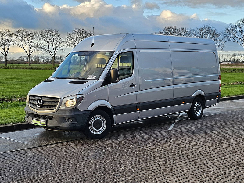 Mercedes-Benz Sprinter 314 - Furgon: 2 kép. Mercedes-Benz Sprinter 314 - Furgon: 2 kép.