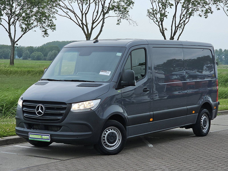 Mercedes-Benz Sprinter 314 L2H1 Mbux Trekhaak! - Furgon: 2 kép. Mercedes-Benz Sprinter 314 L2H1 Mbux Trekhaak! - Furgon: 2 kép.