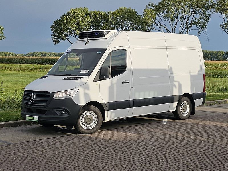 Mercedes-Benz Sprinter 314 L2H2 Koeler/Vriezer - Hűtős kisteherautó: 2 kép. Mercedes-Benz Sprinter 314 L2H2 Koeler/Vriezer - Hűtős kisteherautó: 2 kép.