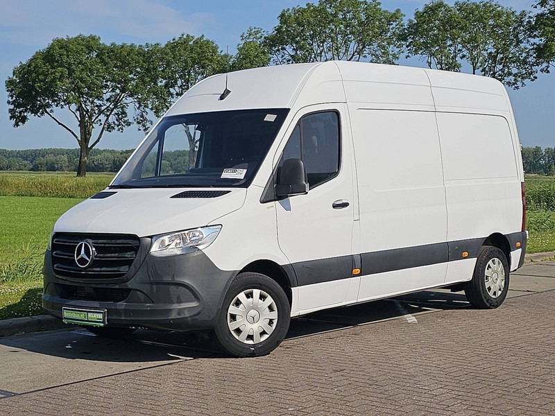 Mercedes-Benz Sprinter 314 L2H2 Mbux Automaat! - Furgon: 2 kép. Mercedes-Benz Sprinter 314 L2H2 Mbux Automaat! - Furgon: 2 kép.