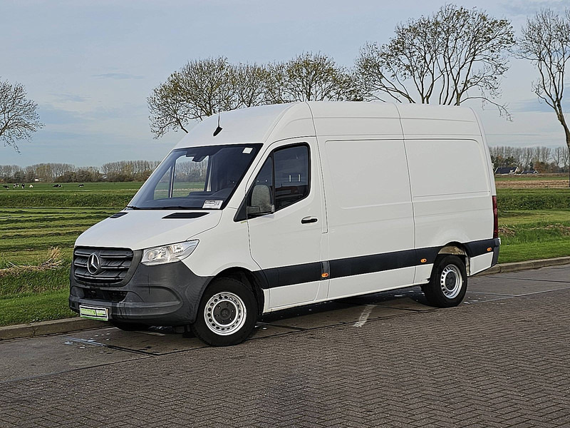 Mercedes-Benz Sprinter 314 L2H2 RWD Airco Euro6 - Furgon: 2 kép. Mercedes-Benz Sprinter 314 L2H2 RWD Airco Euro6 - Furgon: 2 kép.