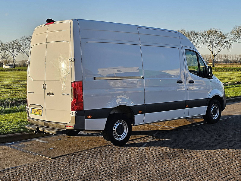 Mercedes-Benz Sprinter 314 L2H2 RWD Mbux Autom! - Furgon: 3 kép. Mercedes-Benz Sprinter 314 L2H2 RWD Mbux Autom! - Furgon: 3 kép.