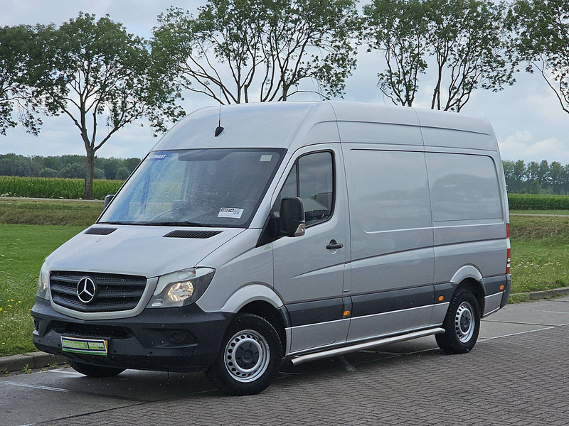 Mercedes-Benz Sprinter 314 ac automaat EURO6 - Furgon: 2 kép. Mercedes-Benz Sprinter 314 ac automaat EURO6 - Furgon: 2 kép.