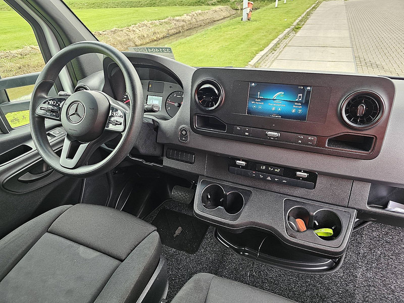 Dobozos kisteherautó Mercedes-Benz Sprinter 315 Bakwagen Laadklep!: 8 kép.