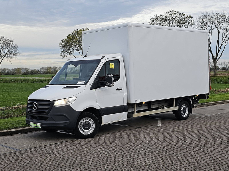 Mercedes-Benz Sprinter 315 Bakwagen Laadklep! - Dobozos kisteherautó: 2 kép. Mercedes-Benz Sprinter 315 Bakwagen Laadklep! - Dobozos kisteherautó: 2 kép.