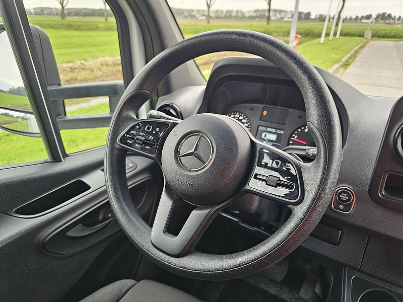Dobozos kisteherautó Mercedes-Benz Sprinter 315 Bakwagen Laadklep!: 10 kép.