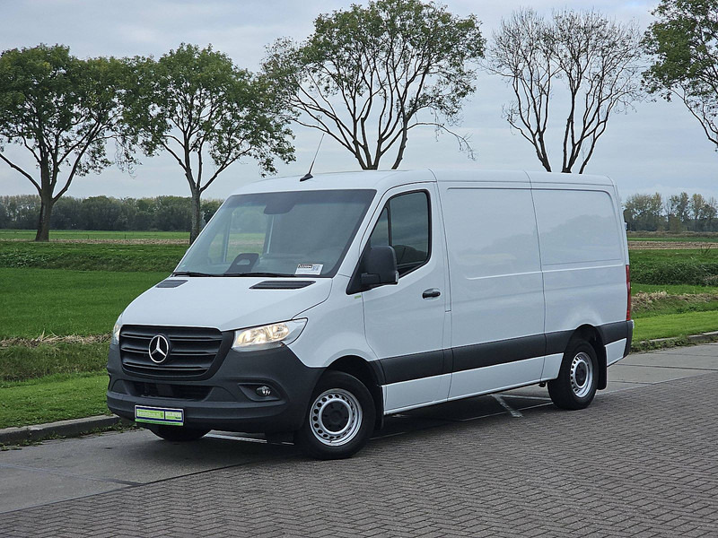 Mercedes-Benz Sprinter 315 L2H1 Mbux10 Trekhaak - Furgon: 2 kép. Mercedes-Benz Sprinter 315 L2H1 Mbux10 Trekhaak - Furgon: 2 kép.
