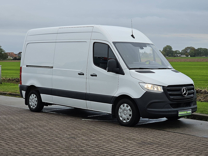 Mercedes-Benz Sprinter 315 L2H2 Mbux Automaat! - Furgon: 5 kép. Mercedes-Benz Sprinter 315 L2H2 Mbux Automaat! - Furgon: 5 kép.