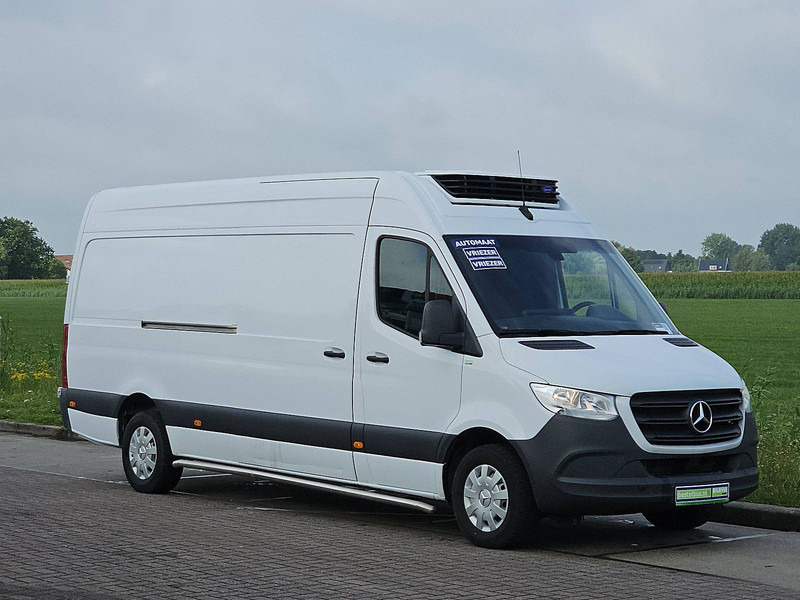 Mercedes-Benz Sprinter 315 L3H2 Koeling Vriezer - Hűtős kisteherautó: 5 kép. Mercedes-Benz Sprinter 315 L3H2 Koeling Vriezer - Hűtős kisteherautó: 5 kép.